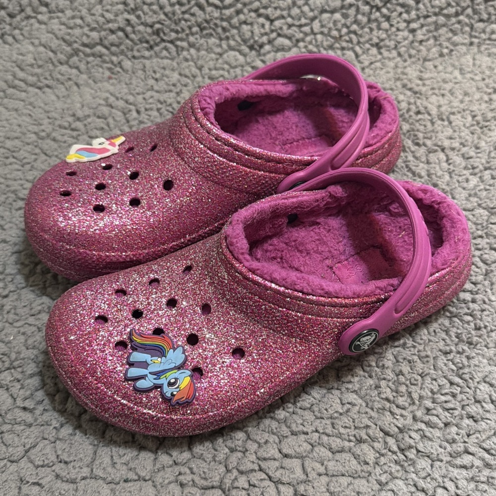 Crocs Youth Classic Lined Pink Clog Sparkle Fuzzy Lined Size Junior 2 W Charms